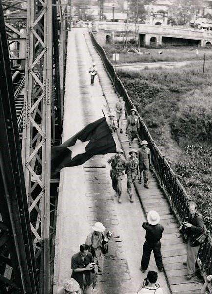 khang chien chong My anh 6