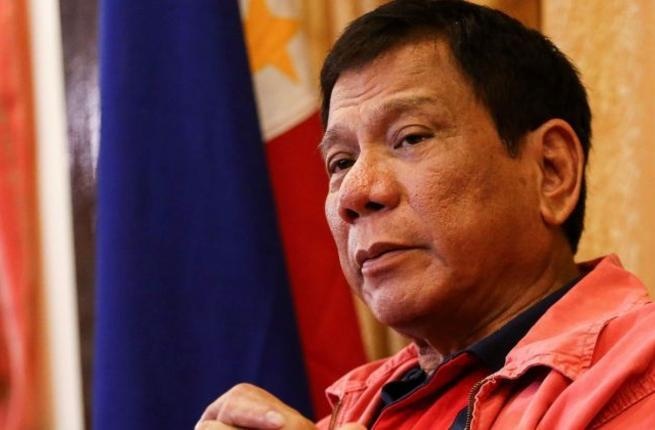 TT Duterte bi to chup anh chung voi trum ma tuy Trung Quoc hinh anh