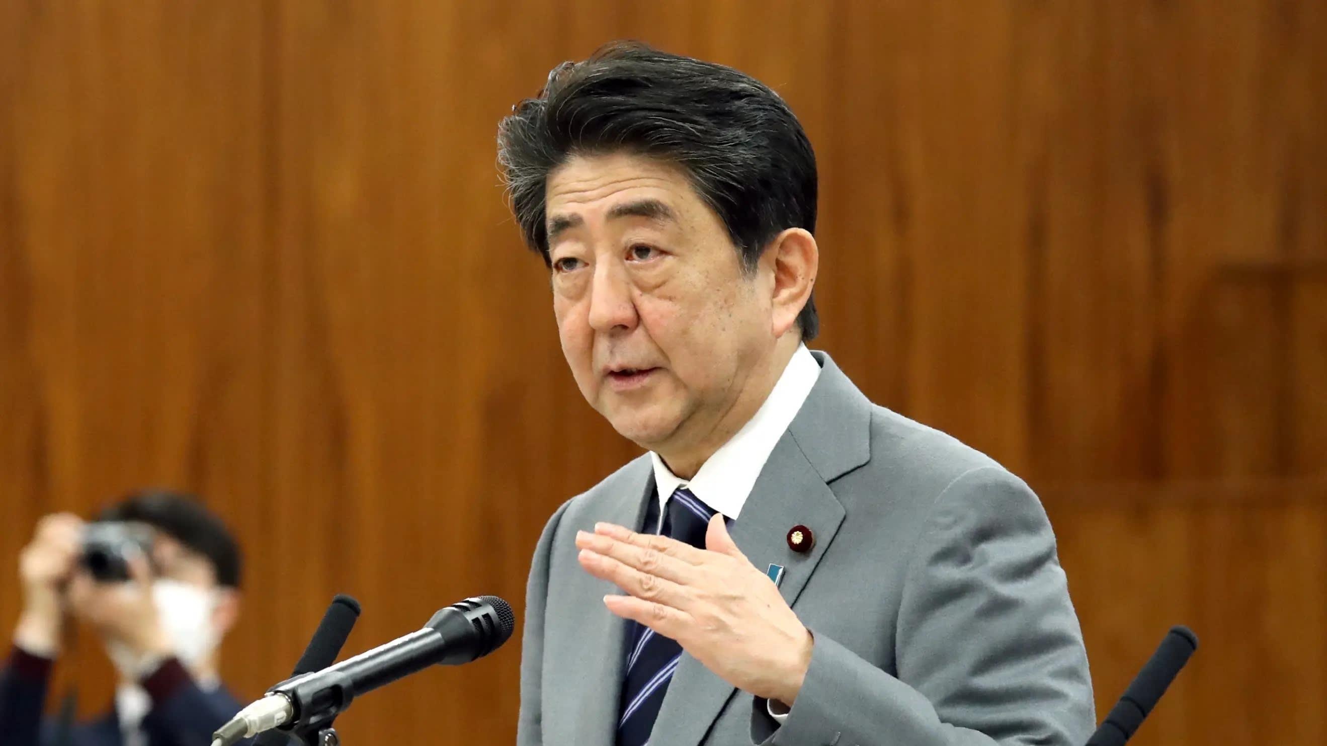 Da so nguoi Nhat phan doi Thu tuong Shinzo Abe o lai them nhiem ky 4 hinh anh