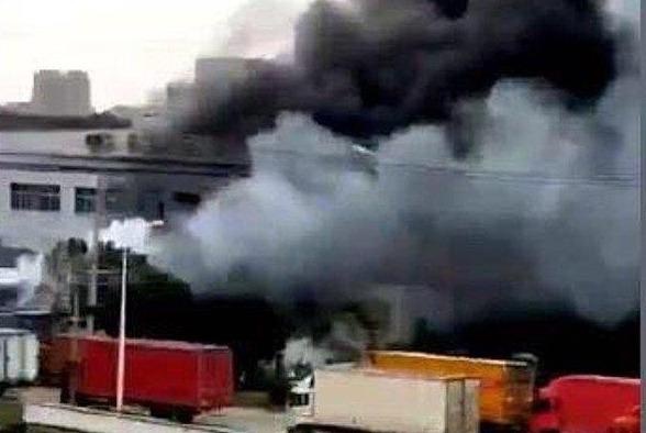 7 nguoi chet trong vu no container chan dong o Trung Quoc hinh anh