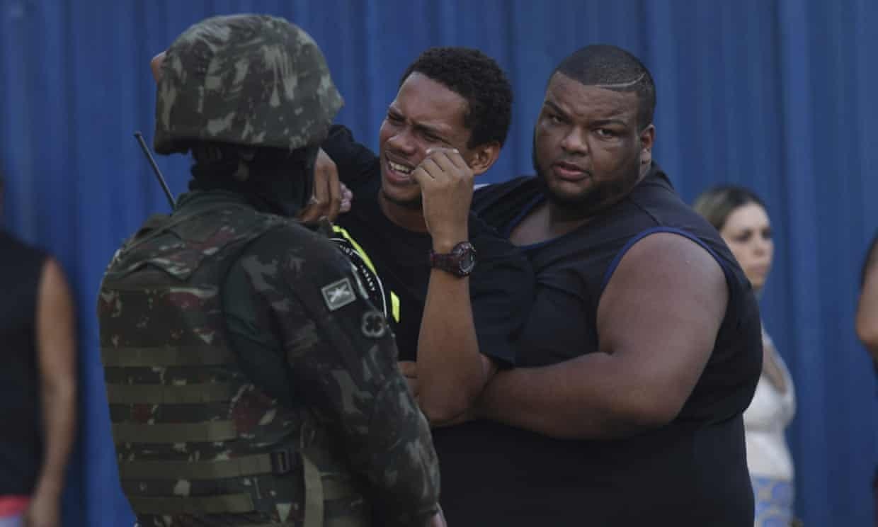 binh lính Brazil bắn nhầm xe mất trộm ảnh 1 binh linh Brazil ban nham xe mat trom anh 1