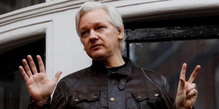WikiLeaks: CIA va cac ‘the luc’ da nghe len truoc khi bat Assange hinh anh