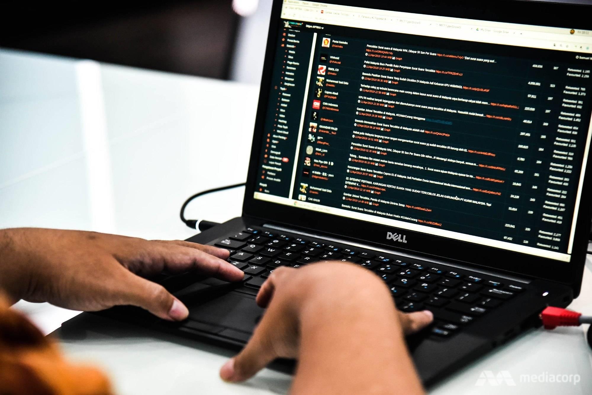 Indonesia: Ra tu trang doi truy den mang xa hoi truoc bau cu hinh anh