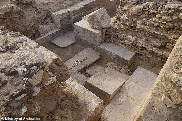 ngoi mo co Ai Cap anh 7