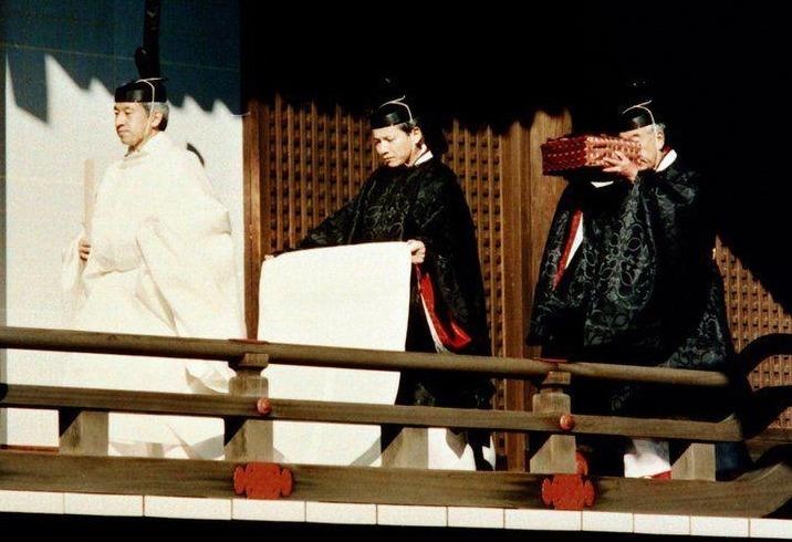 Ba bau vat bi an giong ‘7 vien ngoc rong’ cho le len ngoi Nhat hoang hinh anh