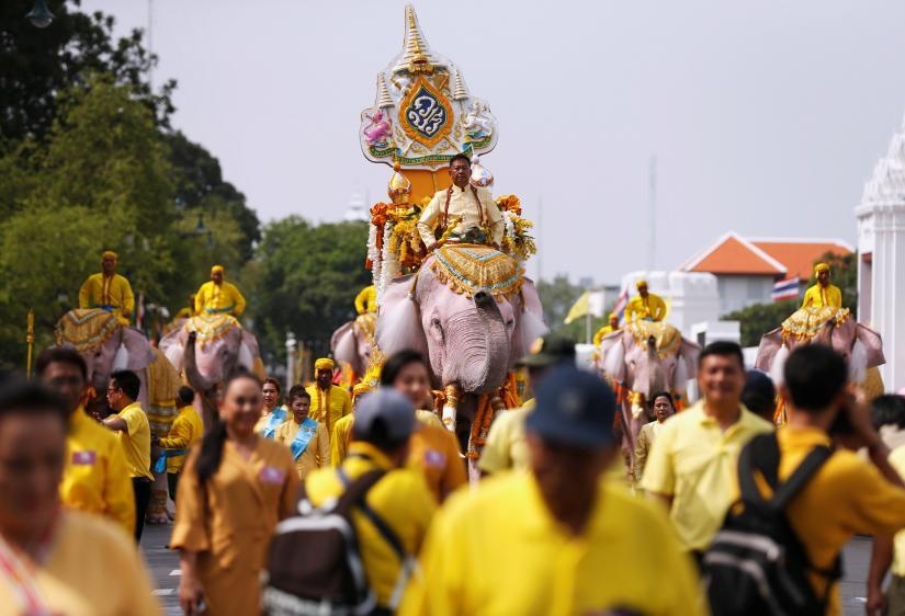 voi dieu hanh mung quoc vuong Thai Lan len ngoi anh 2