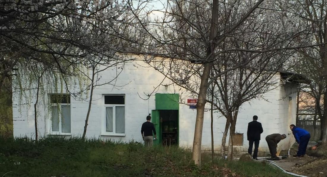 Chong gia chet, vo gia dam tang va con trai kinh ngac gap cha hinh anh