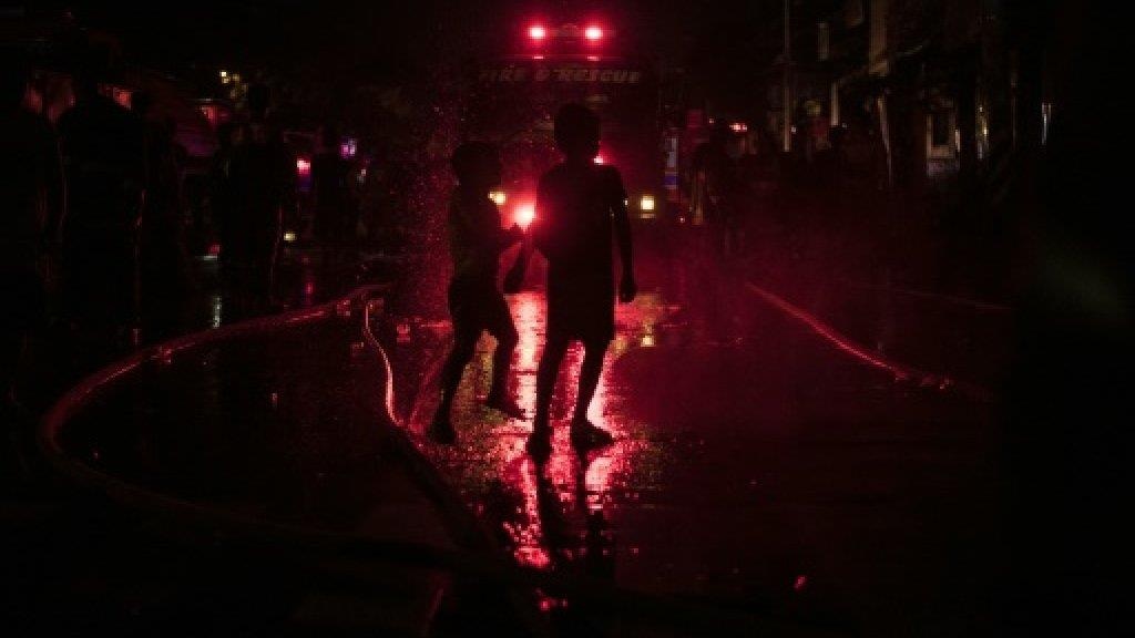 ấu dâm qua mạng ảnh 1 au dam qua mang anh 1