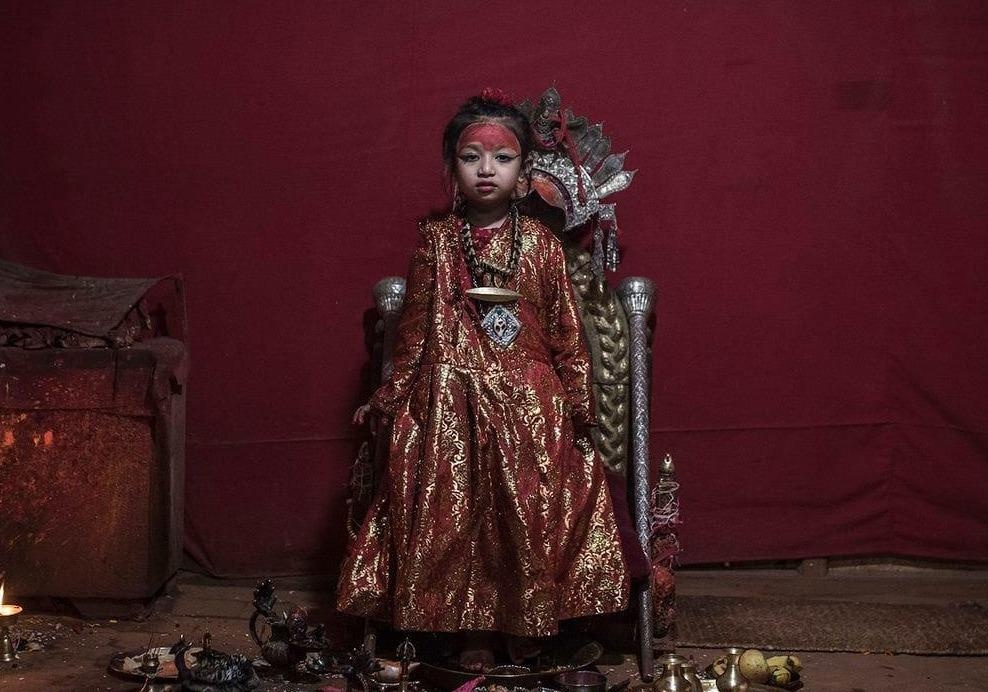 Cuoc doi cac 'nu than song' o Nepal sau khi hoi tuc hinh anh