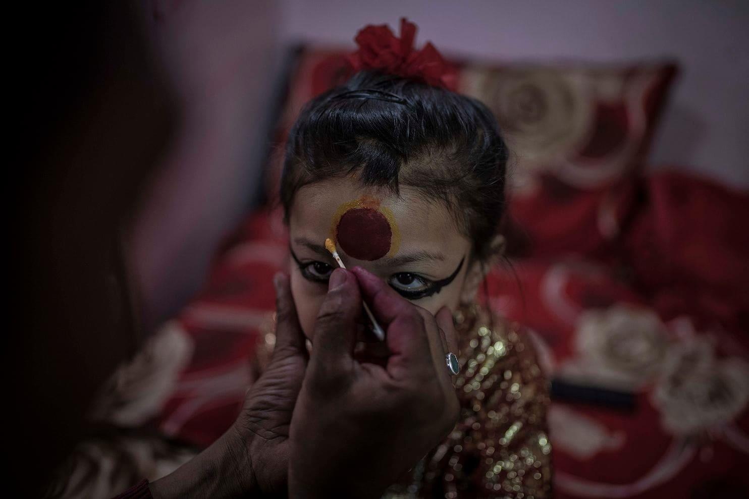 nu than song o Nepal anh 2