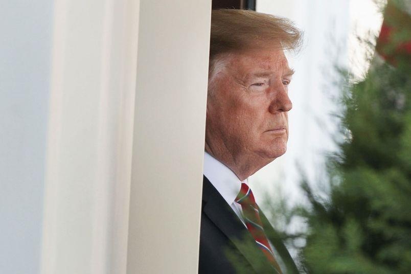 Trump phan phao dang dan chu anh 1