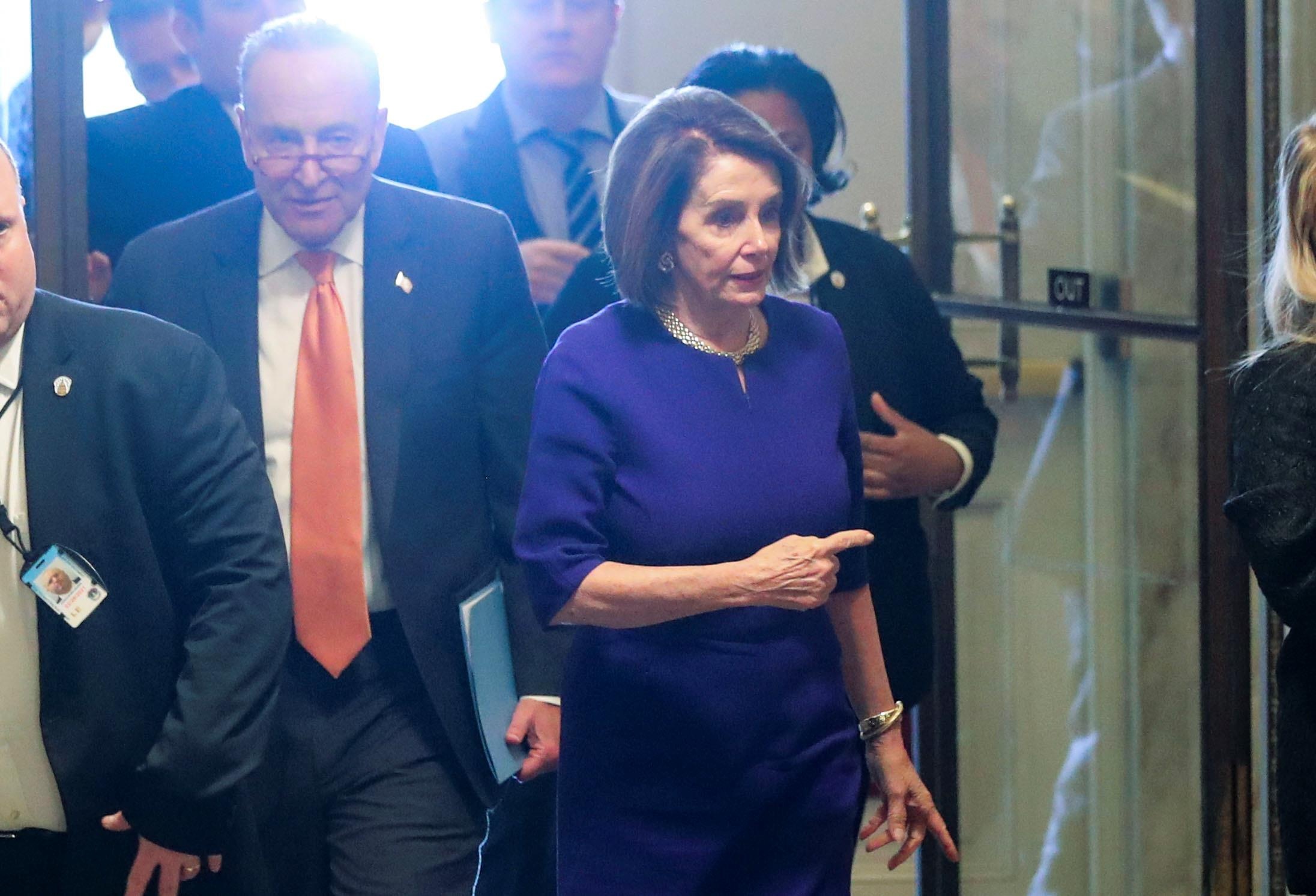 Tong thong Trump bi quoc hoi dieu tra anh 1