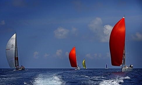 Phan doi Trung Quoc to chuc dua thuyen buom tai Hoang Sa hinh anh