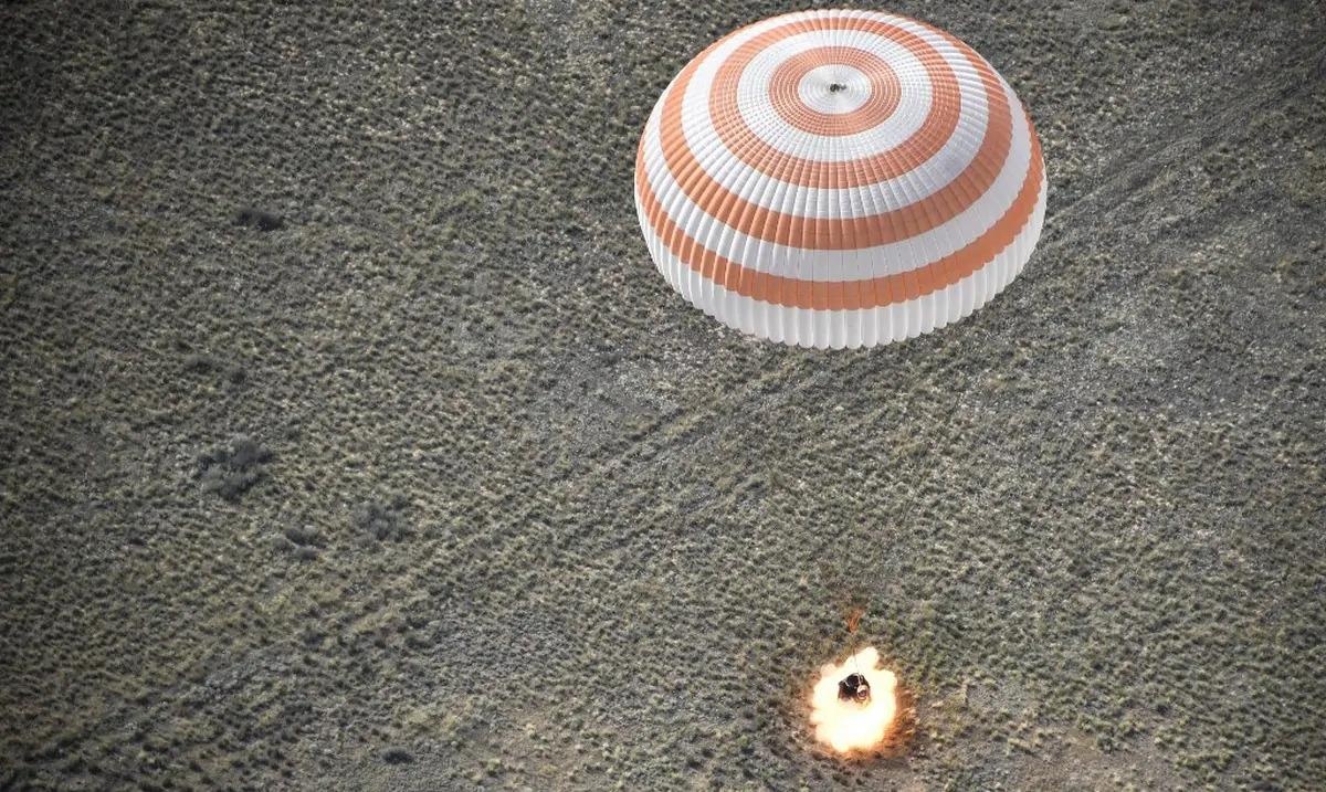 di tren day o quang truong Thoi dai anh 8