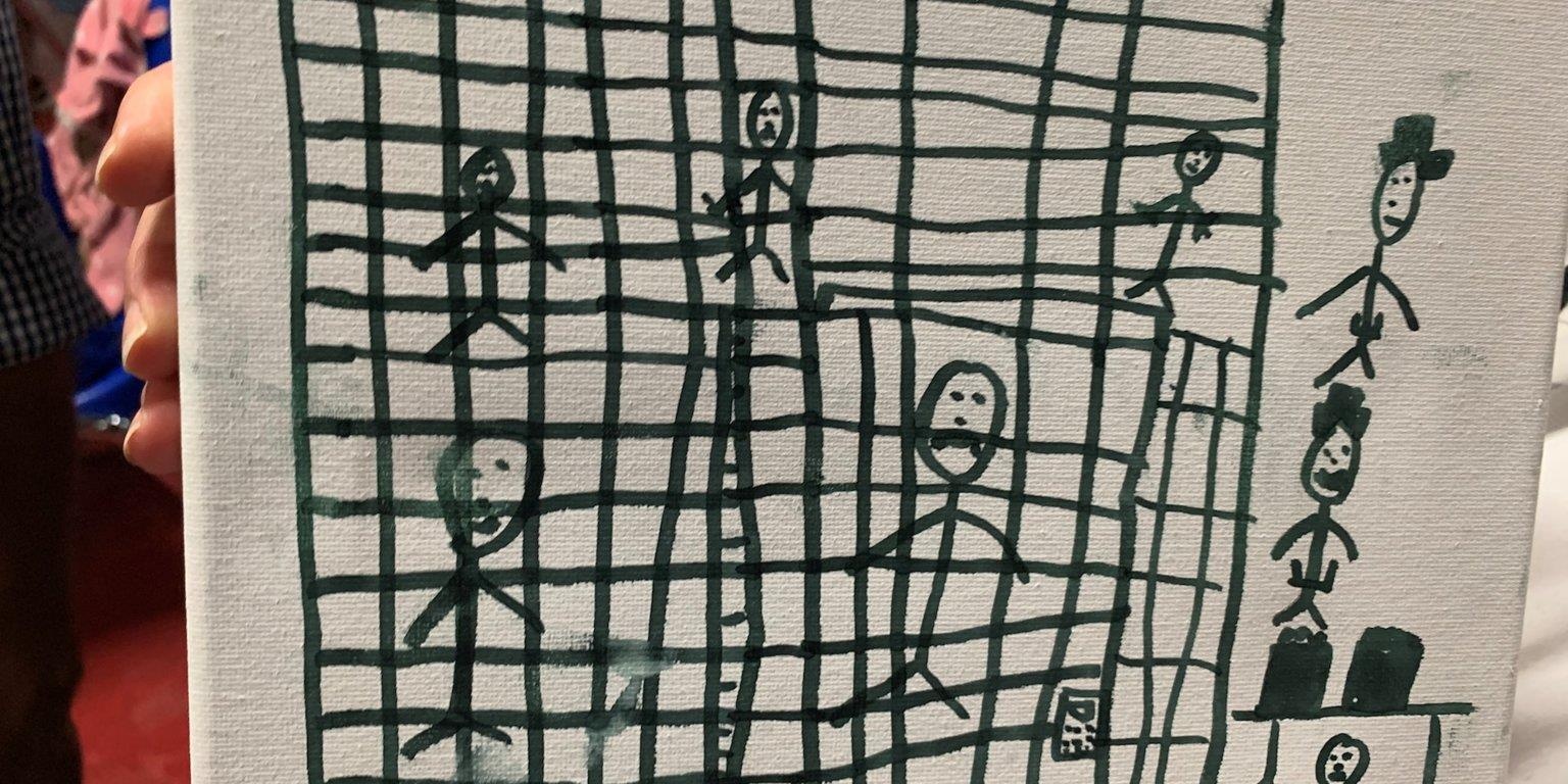 Buc ve cua em be di dan ‘sau song sat’ o My gay soc hinh anh