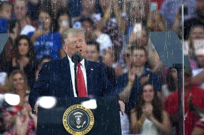 Phat bieu sai o le mung quoc khanh, TT Trump do loi cho mua hinh anh