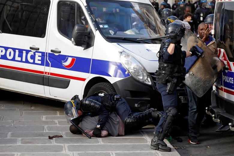 di dan bieu tinh o Paris anh 11