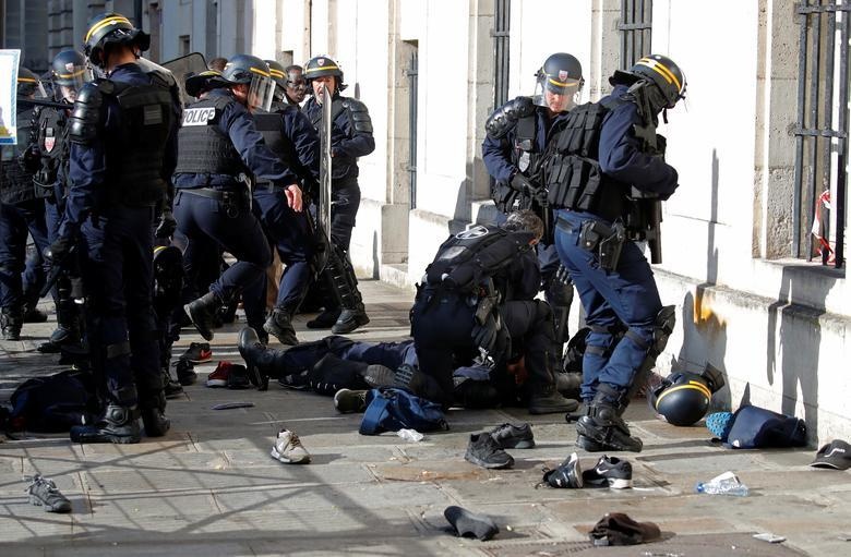 di dan bieu tinh o Paris anh 13