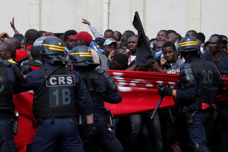 di dan bieu tinh o Paris anh 4