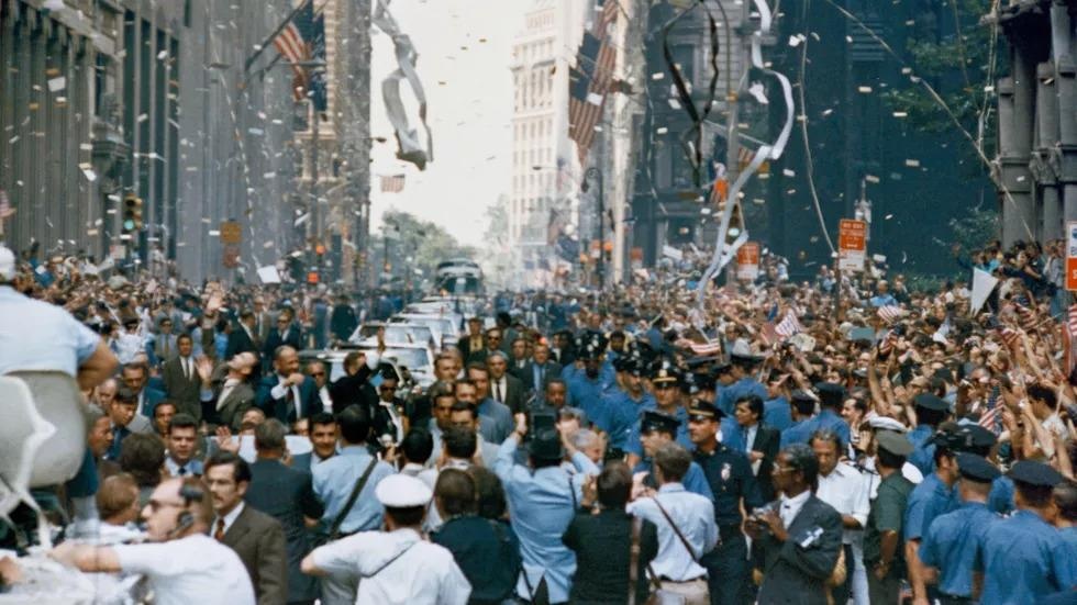 hạ cánh xuống mặt trăng ảnh 7 ha canh xuong mat trang anh 7