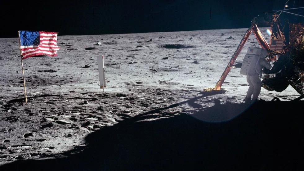 hạ cánh xuống mặt trăng ảnh 8 ha canh xuong mat trang anh 8