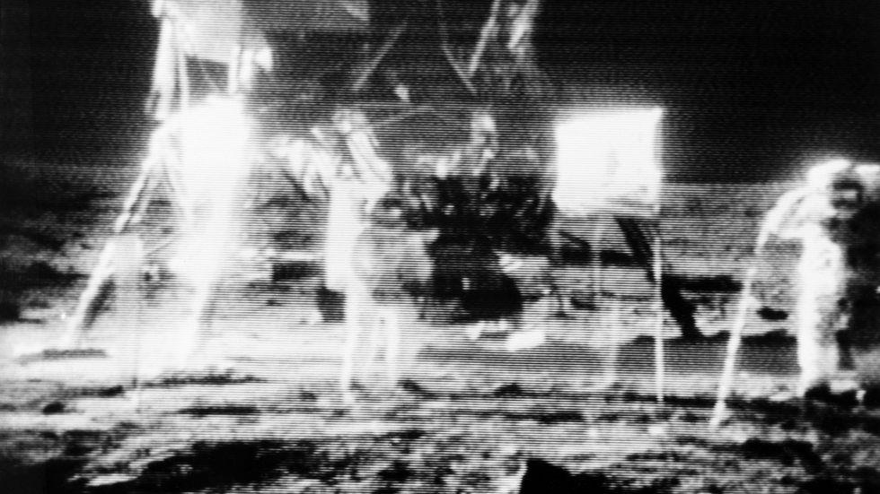 hạ cánh xuống mặt trăng ảnh 3 ha canh xuong mat trang anh 3