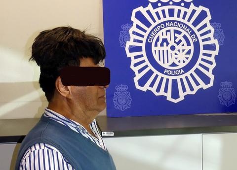 Giau ma tuy trong toc gia lo lieu, ke buon lau bi bat o san bay hinh anh