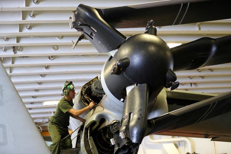 Can canh tau chien USS Boxer duoc cho la da ha guc drone cua Iran hinh anh