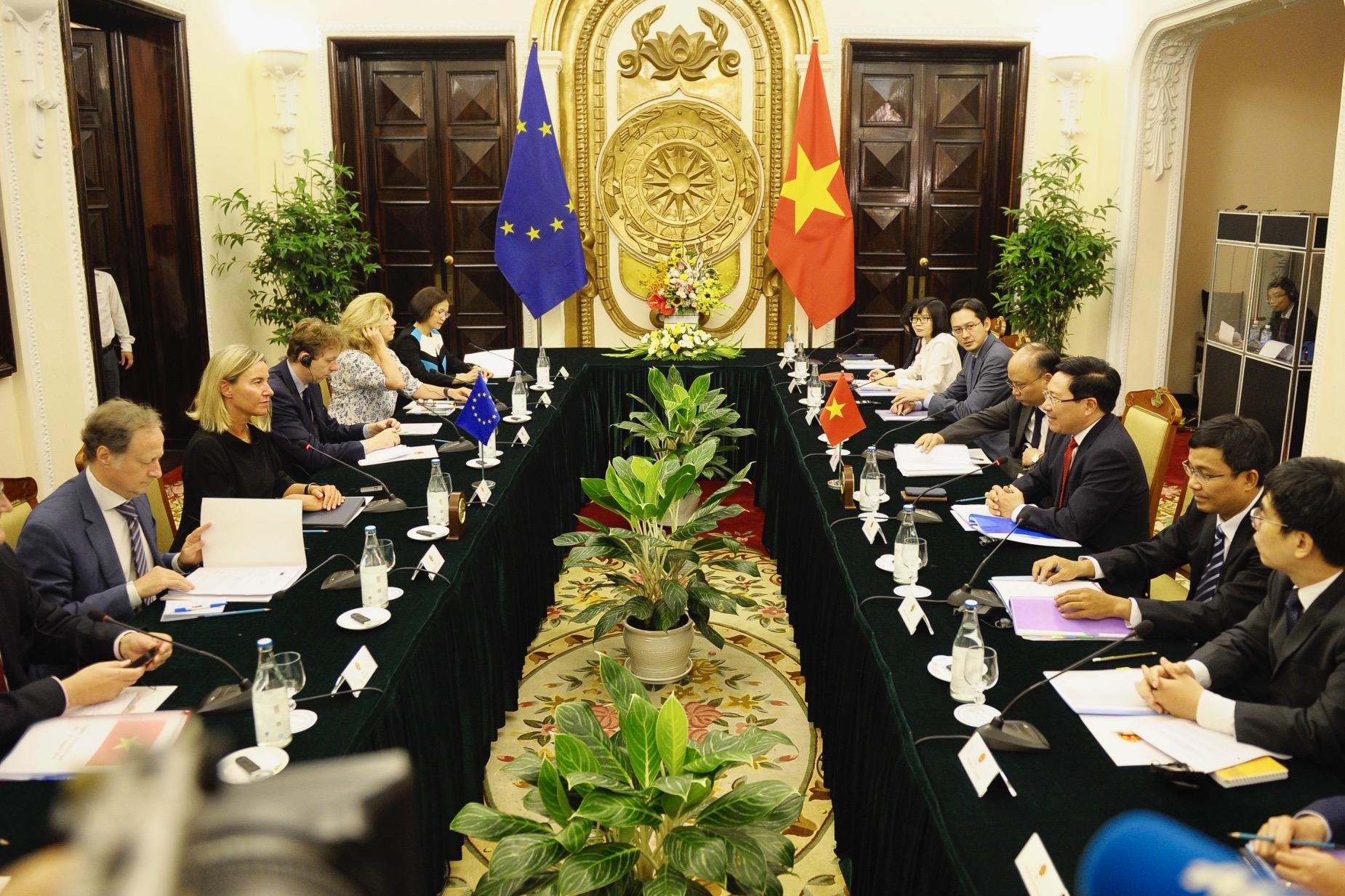 Pho chu tich Uy ban chau Au tham Viet Nam anh 2