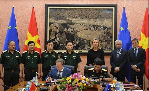 pho chu tich uy ban chau au tham Viet Nam anh 1