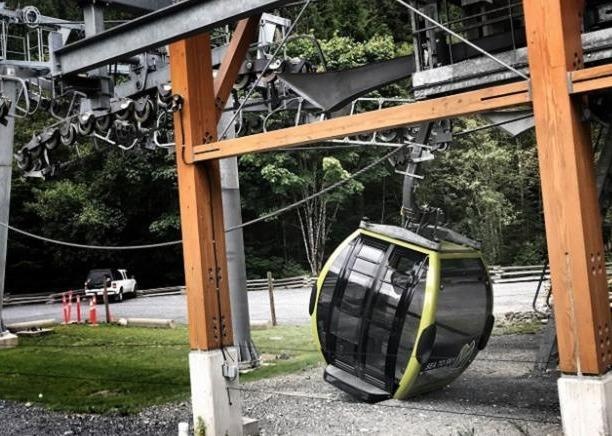 30 toa cap treo bi roi o Canada, nghi co nguoi cat day cap hinh anh