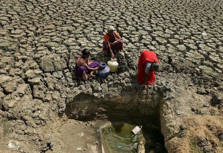 ‘Khong co nuoc dung mo lay vo’ - trai An Do le bong vi han han hinh anh