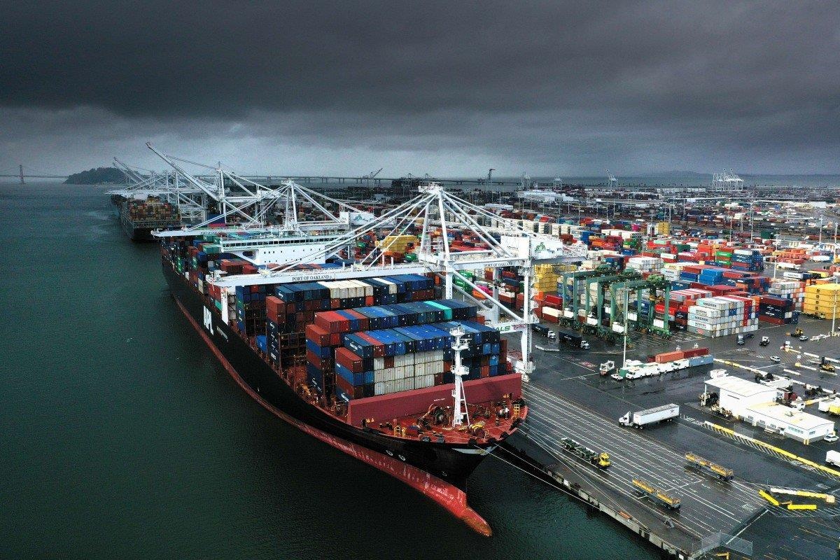 Trump tang thue tra dua anh 1