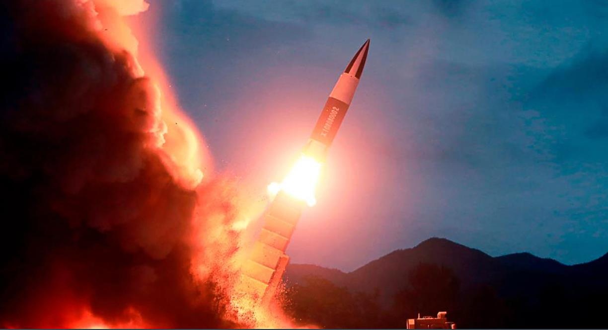 Trieu Tien ban them hai ‘ten lua dan dao’ ra bien hinh anh