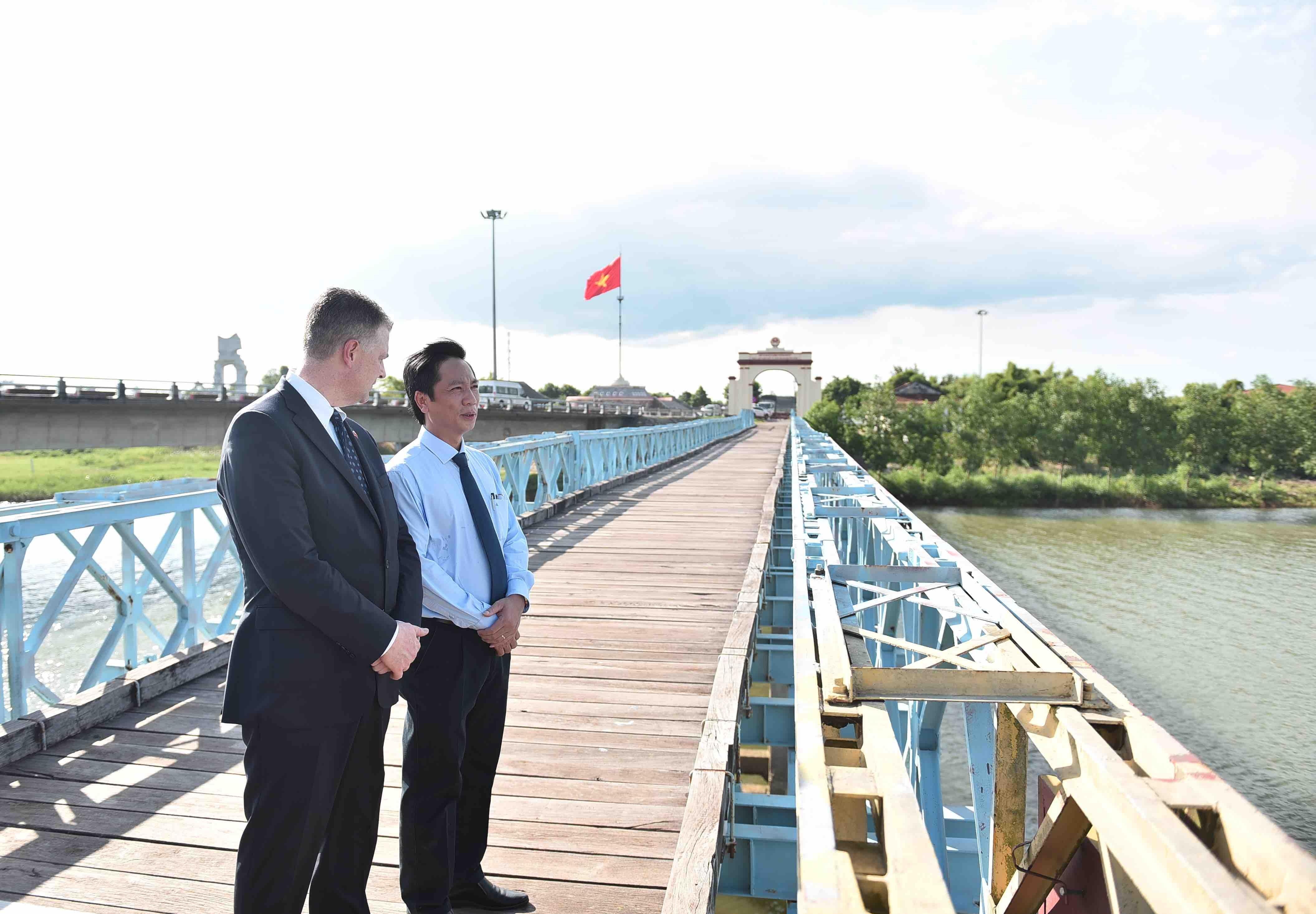 ra pha bom min o Quang Tri anh 8