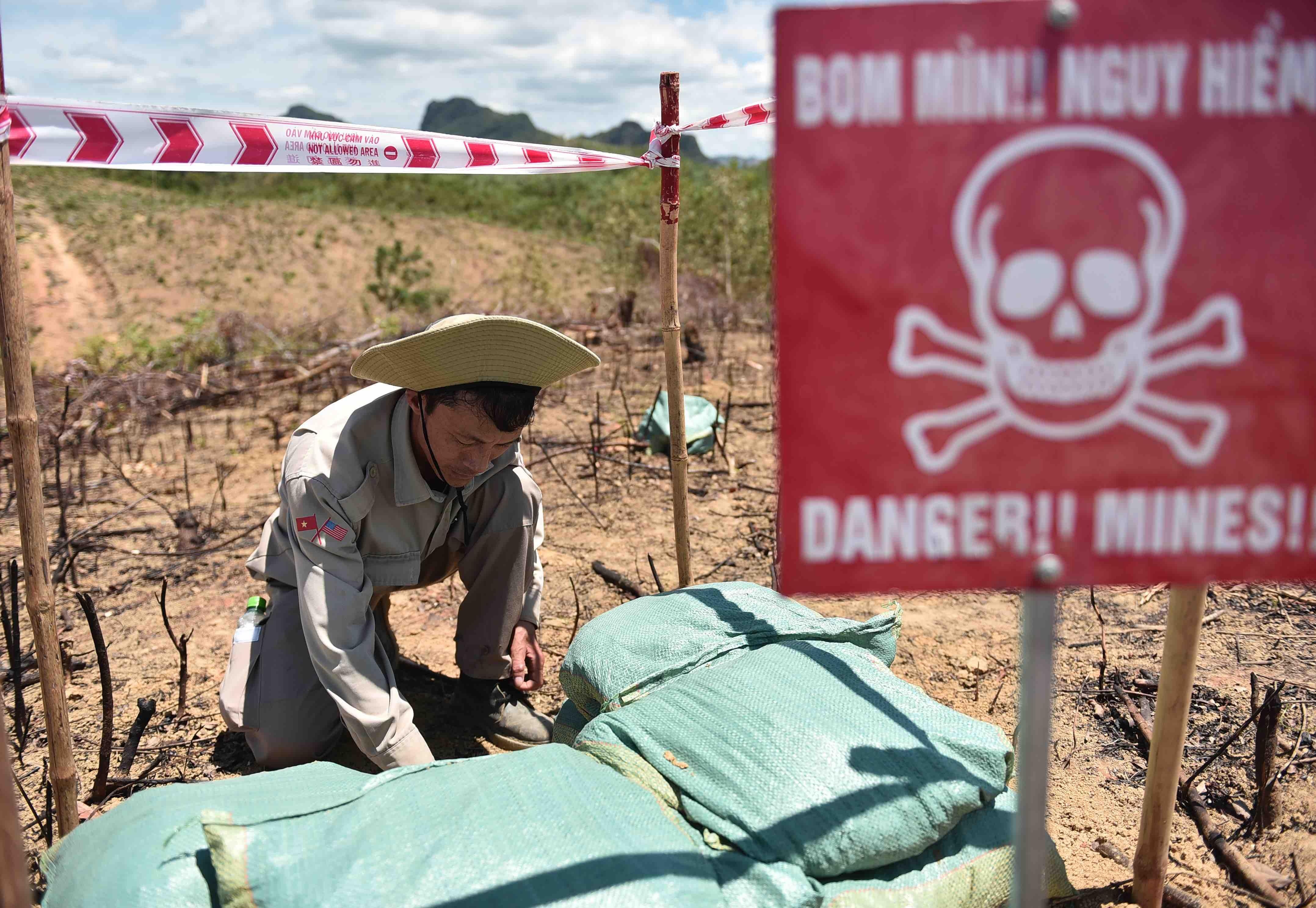 ra pha bom min o Quang Tri anh 3