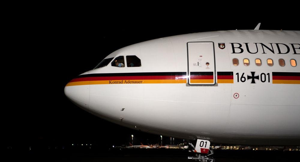 Chuyen co cua Duc lien tiep truc trac, tong thong Duc phai doi may bay hinh anh