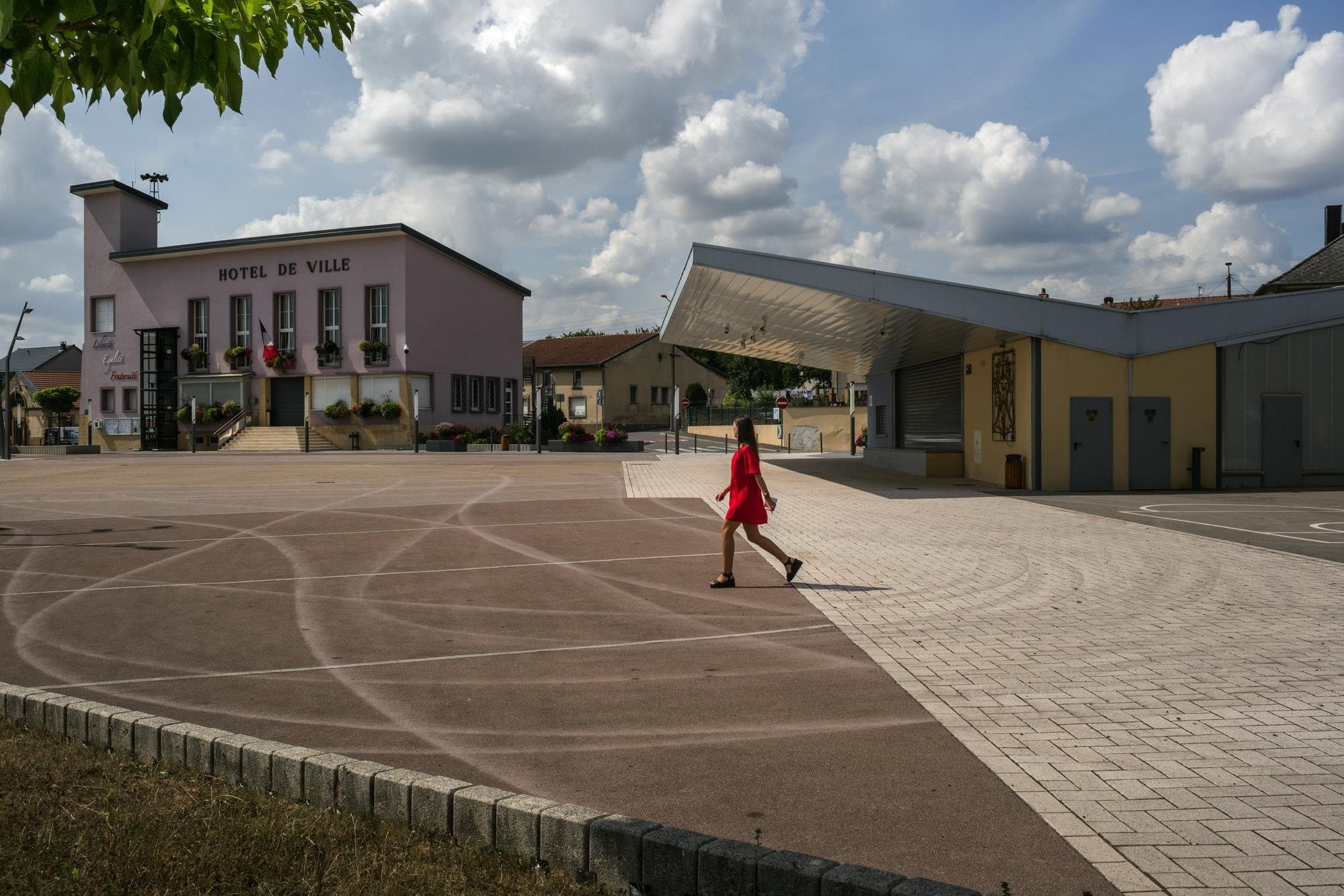 ao khoac vang o Phap anh 4