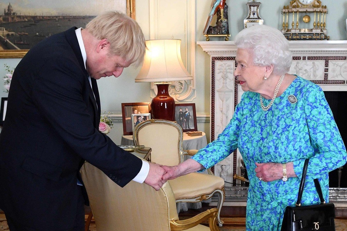 TT Boris Johnson lua doi Nu hoang Elizabeth de dinh chi Quoc hoi Anh? hinh anh