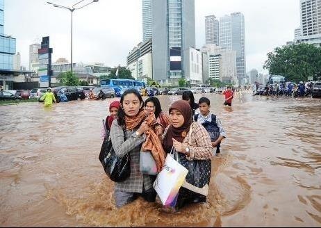 Dai cong trinh chong lu khong cuu duoc cac thanh pho chau A dang chim hinh anh