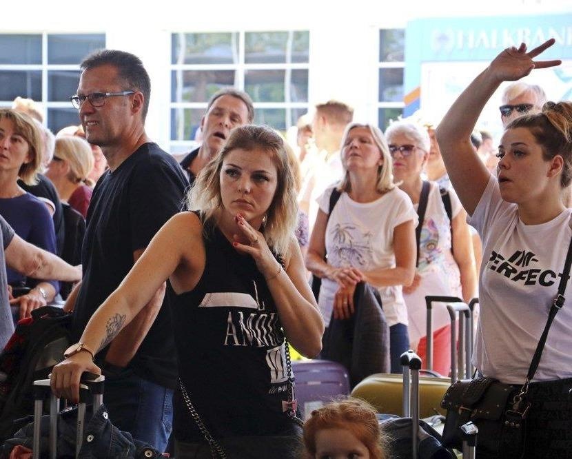 Chuyen bay cuoi day nuoc mat cua hang du lich 178 nam tuoi hinh anh