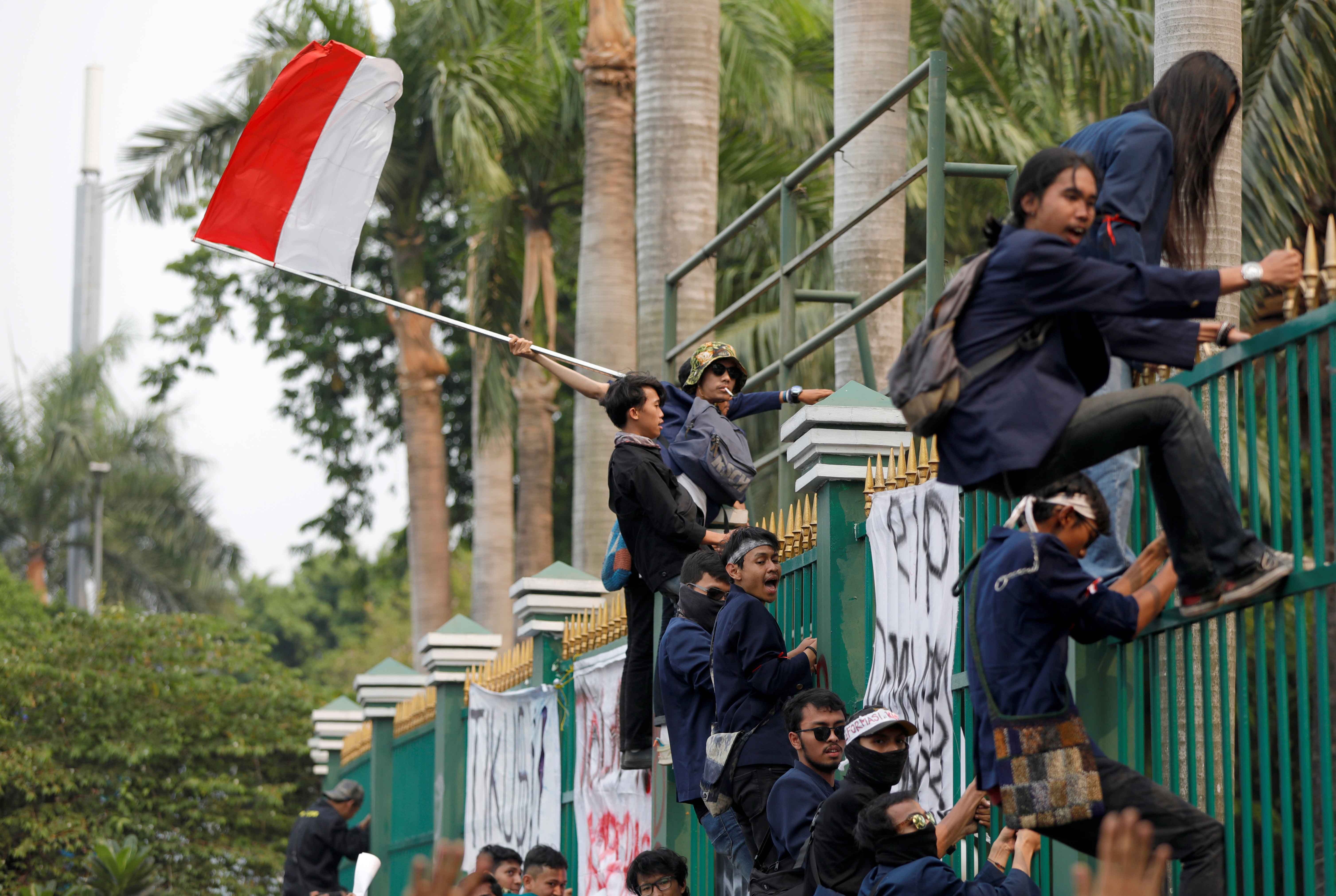 bieu tinh o Indonesia phan doi luat hinh su moi anh 5