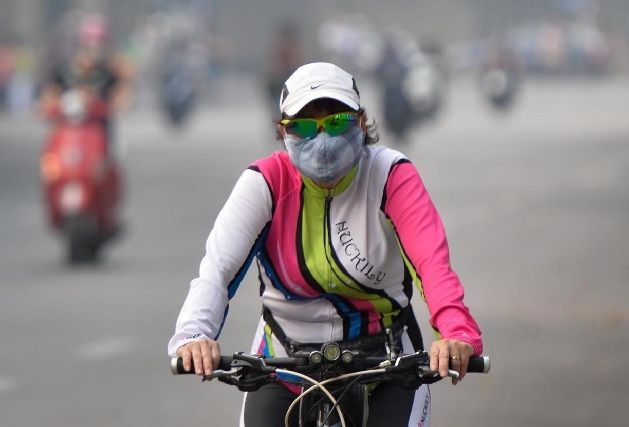 Nguoi nuoc ngoai o HN: ‘O nhiem khong khi se buoc toi phai chuyen di' hinh anh