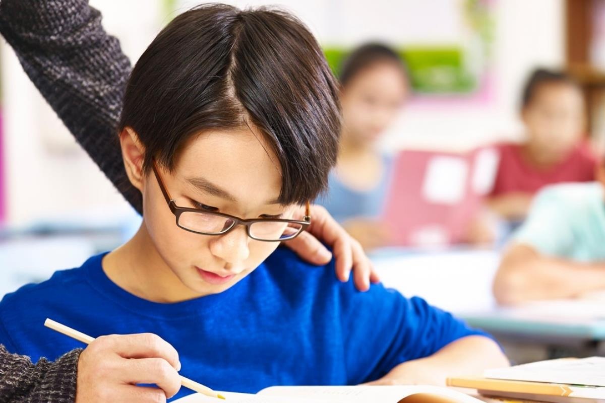 Lop day tre doc ‘than toc’ 100.000 chu/phut bi phan doi o Trung Quoc hinh anh