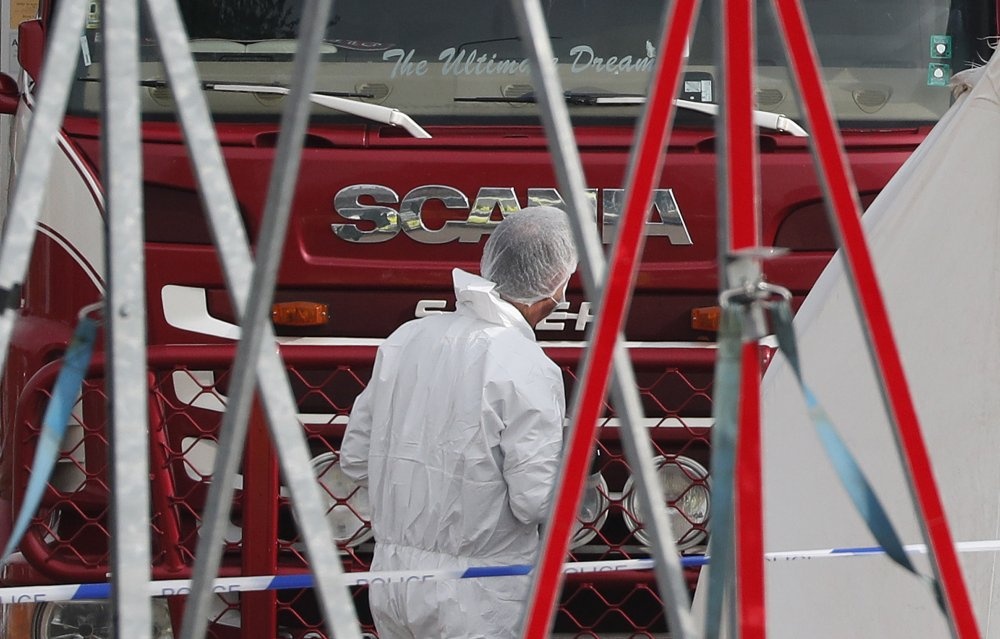 vu 39 thi the di dan trong xe tai Anh anh 4