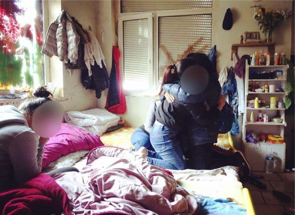 vietnam city trai di dan Viet o Phap anh 13