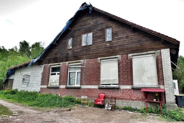 Nghi thuc cua nguoi Viet truoc cac chuyen xe vuot bien moi dem hinh anh