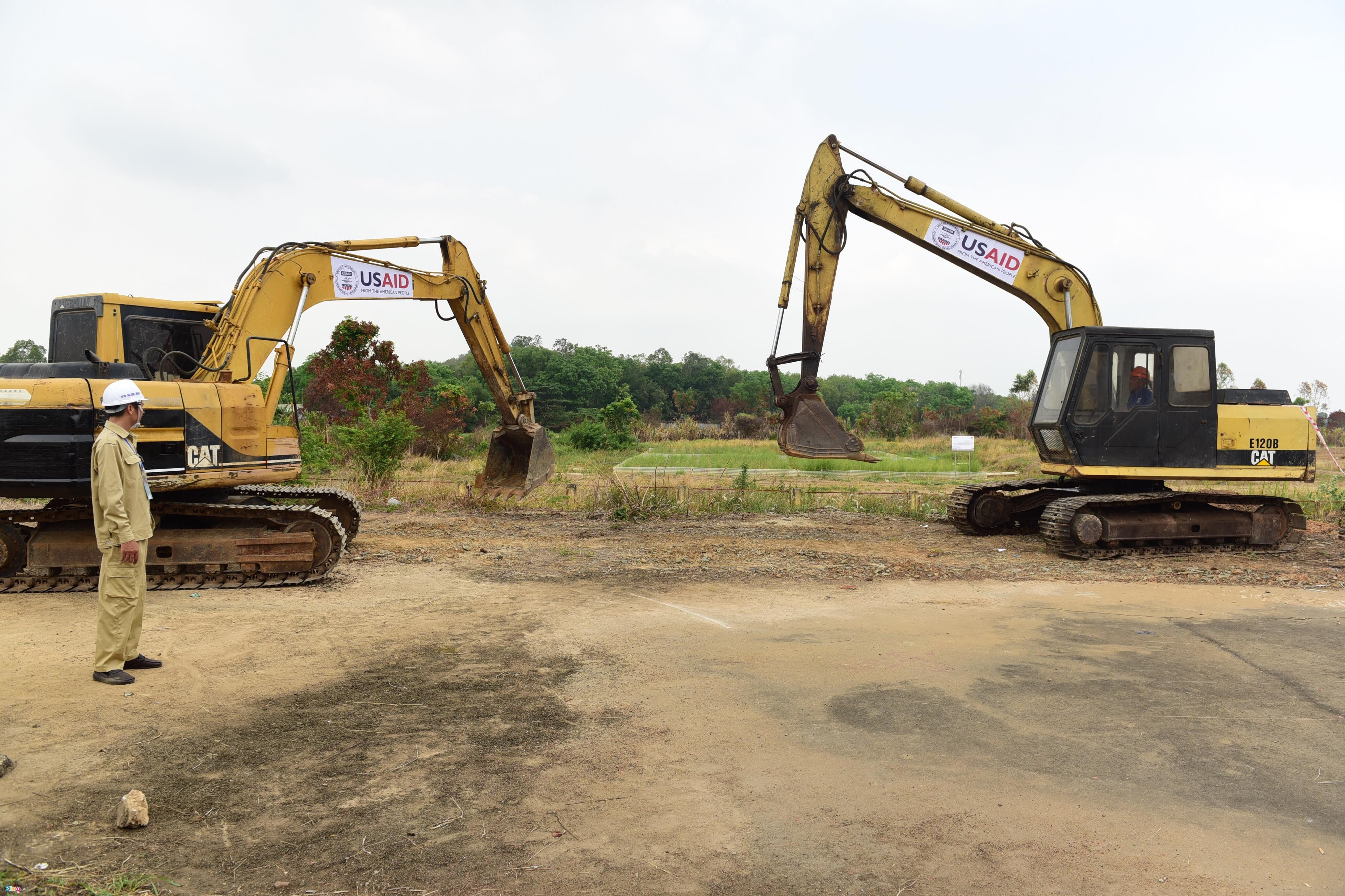 tẩy độc dioxin sân bay biên hòa ảnh 3 tay doc dioxin san bay bien hoa anh 3