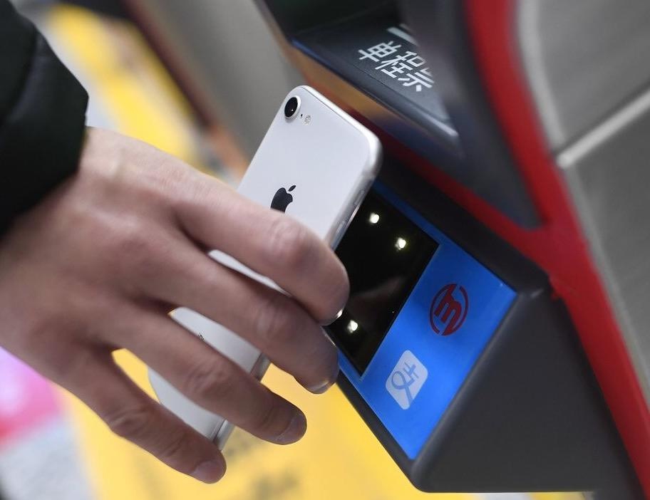 Nghich canh co tien nhung chang the an keo o Trung Quoc hinh anh