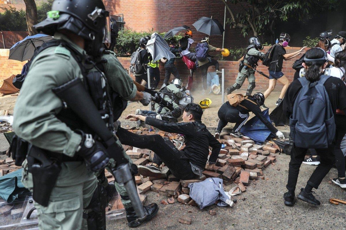 '31.000 canh sat Hong Kong se khong the tu cham dut duoc bieu tinh' hinh anh